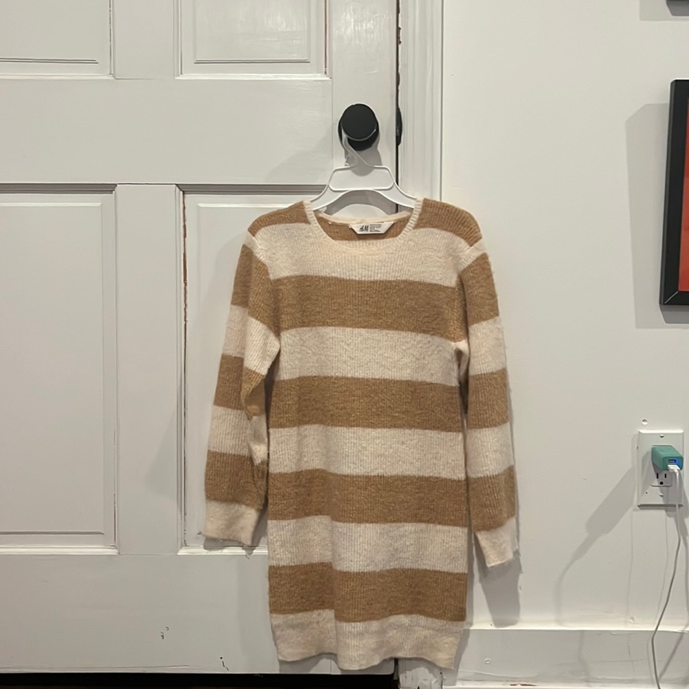 brand: H&M beige&white sweater dress, goes till knee height, soft